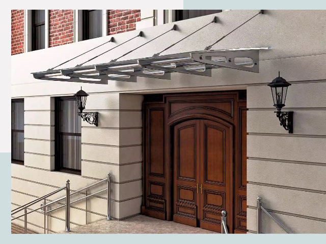 Металлические козырьки от 608 руб. в Нижнекамске